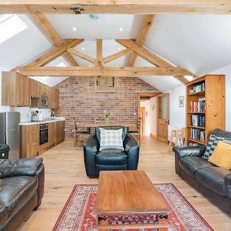 Ryton Grange Church Barn Sleeps 5 ชรูว์สเบอรี ภายนอก รูปภาพ
